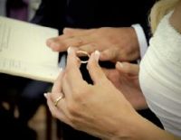 Sposarsi o laurearsi? Le donne di oggi scelgono tutte e due le cose