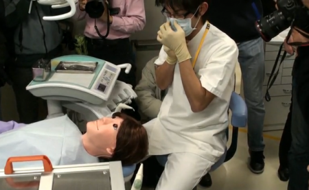 Aspiranti dentisti: in Giappone arrivano i pazienti robot