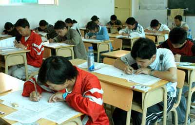Cina, suicidi da stress per i test di ammissione