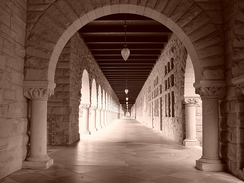 Stanford: l’Università dice addio alla biblioteca “vecchio stile”
