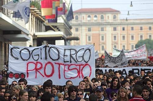 In 300mila alle proteste, tensioni a Milano e Verona