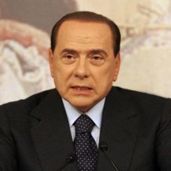 Berlusconi: “La legge Gelmini manda in pensione il ’68”