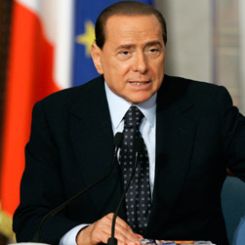 Berlusconi: “Il ddl Gelmini passerà. Le proteste non mi preoccupano”