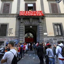 A Napoli scontri tra studenti e polizia