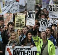 Scozia, ondata di proteste contro i tagli all’università