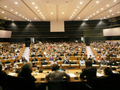 Parlamento Europeo, tirocini retribuiti per traduttori
