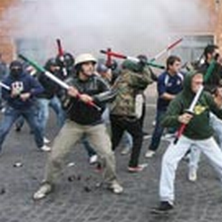 A Napoli scontri tra studenti. Il sindaco De Magistris condanna le violenze