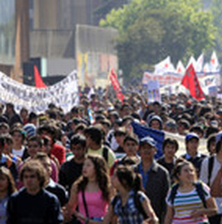 Cile, scontri durante le proteste contro la riforma dell’università
