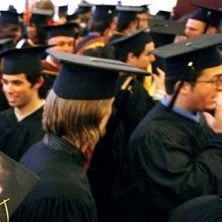 L’appello degli scienziati per “liberare l’università” riapre il dibattito su tasse, prestiti e valore legale