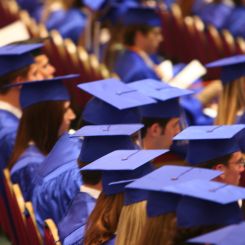 Laurea senza valore legale? Bene la consultazione, ma sia libera da ideologismi
