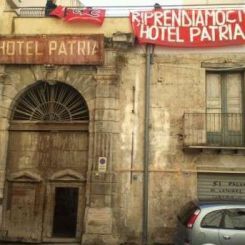 Palermo, occupato lo studentato mai inaugurato dal 2008. Manca la scala di emergenza