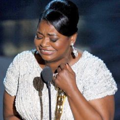 Oscar 2012, Octavia Spencer ritira la statuetta e omaggia la sua università