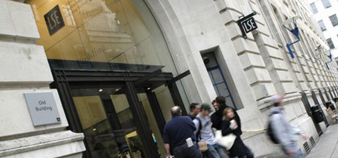 UK, la classifica delle università migliori cambia con la crisi economica. Cambridge al top, Oxford scende al terzo posto