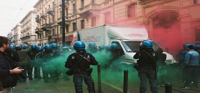 Ieri giornata di protesta europea contro l’austerity, pesante il bilancio degli scontri tra studenti e forze dell’ordine