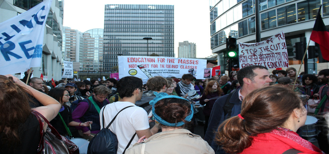 Studenti in piazza a Londra contro l’aumento delle tasse universitarie volute dal governo Cameron