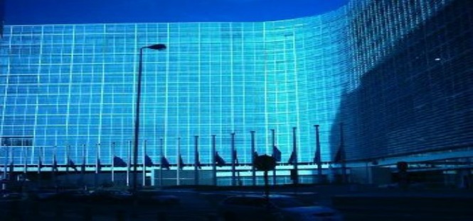 Tirocini retribuiti alla Commissione Europea, 650 posti per traduttori e personale amministrativo