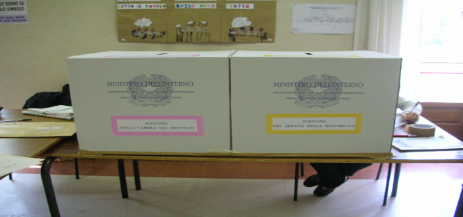 Campagna #iovotolostesso: seggi elettorali simbolici allestiti dagli studenti Erasmus