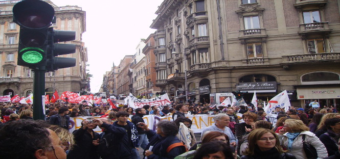 “La buona scuola” di Renzi non piace agli studenti. Convocata manifestazione di protesta per il 10 ottobre 2014