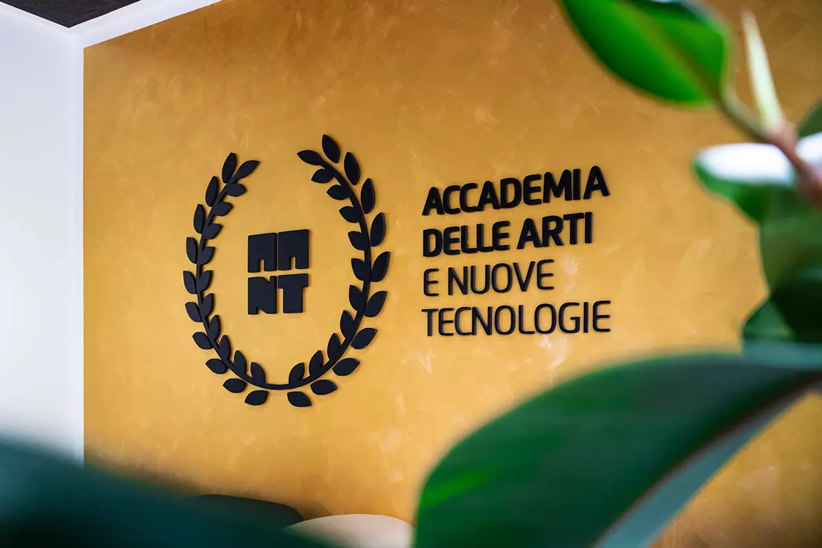 L’AANT specializza futuri professionisti che saranno in grado di combinare la creatività con le competenze acquisite durante il corso di formazione. Grazie alla vasta gamma di corsi di Diploma Accademico di Primo Livello, l’accademia vuole creare figure professionali che saranno capaci di soddisfare le esigenze del mercato del lavoro.