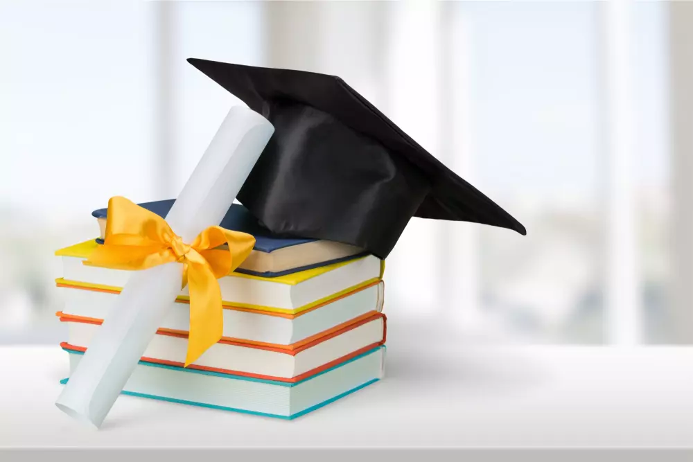 Se stai per diplomarti o stai pensando di intraprendere un percorso universitario, questo è il momento giusto per iniziare a pianificare la tua iscrizione. L’immatricolazione all'università rappresenta il primo passo ufficiale per entrare nel mondo universitario: solo dopo averla completata sarai a tutti gli effetti uno studente universitario. Potrai così frequentare le lezioni, sostenere gli esami e usufruire di tutti i servizi offerti dall’ateneo.
