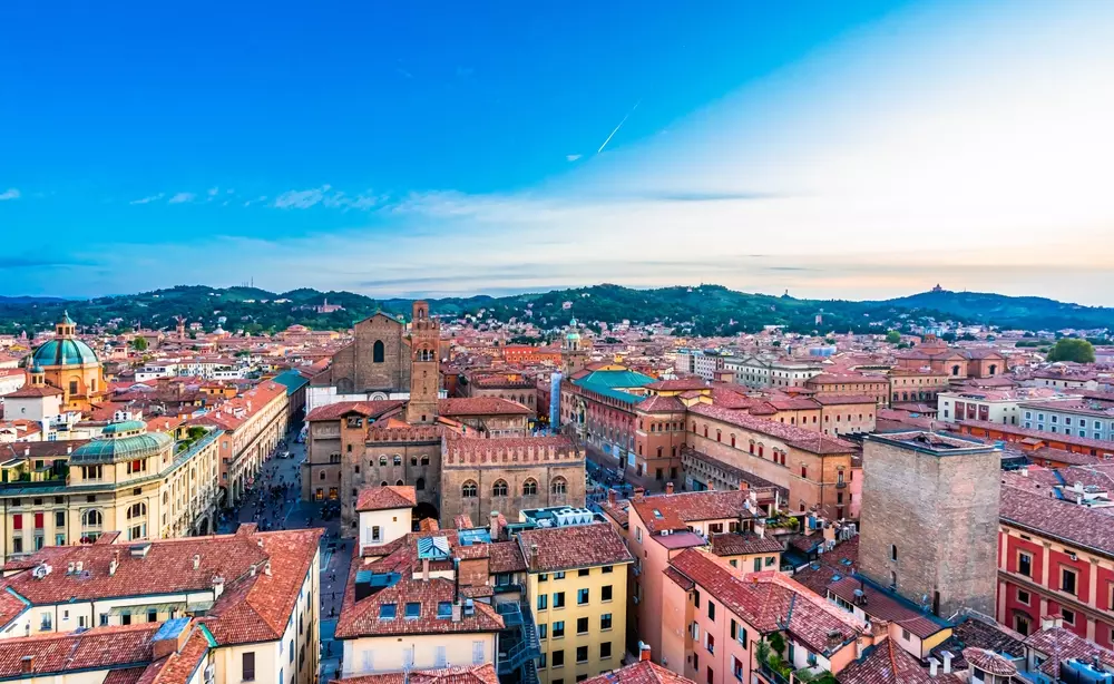  Il Career Day dell’Università di Bologna metterà in contatto laureandi e neolaureati di Ateneo con 175 aziende nazionali e multinazionali di diversi ambiti disciplinari.