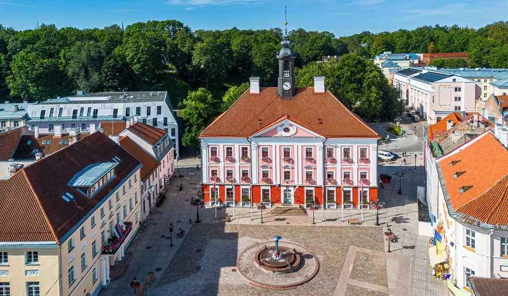 Studenti universitari internazionali in Estonia tra campus, città digitali e vita quotidiana fuori sede.