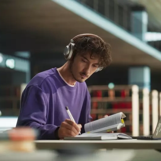 Studi per ore ma poi dimentichi tutto? Ecco come costruire un metodo di studio efficace